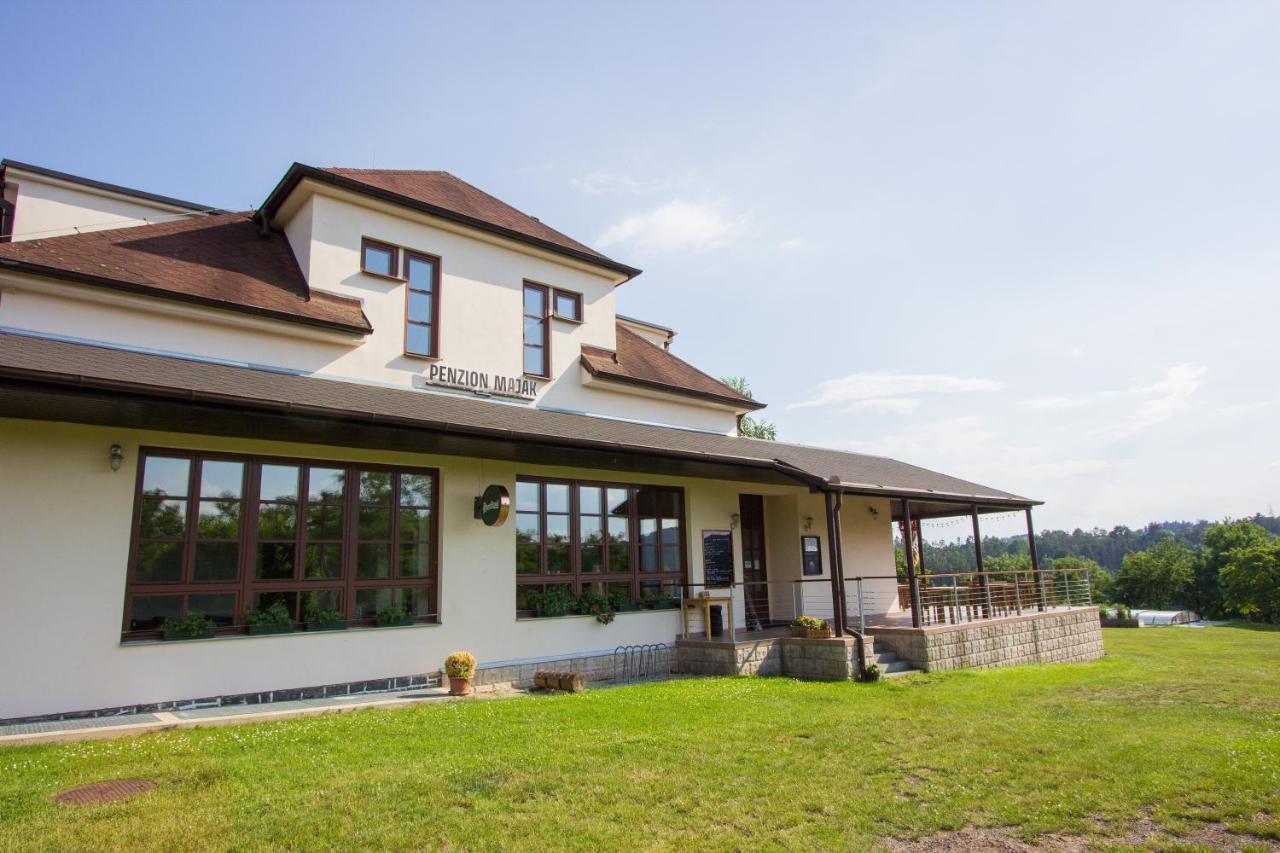 Penzion Majak Dublovice Екстер'єр фото